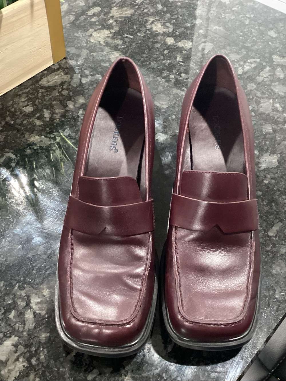 Dockers Women's Penny Loafers in Burgundy